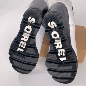 Sorel white wedge boot (Brand New, Never worn)
